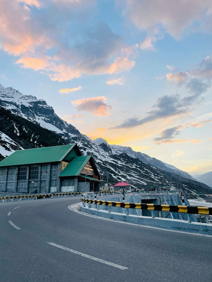 Manali to Leh Road Trip Guide